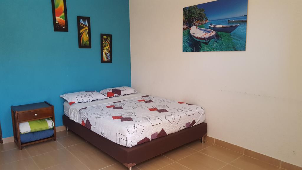 Hostal El Hangar Rionegro Exterior photo