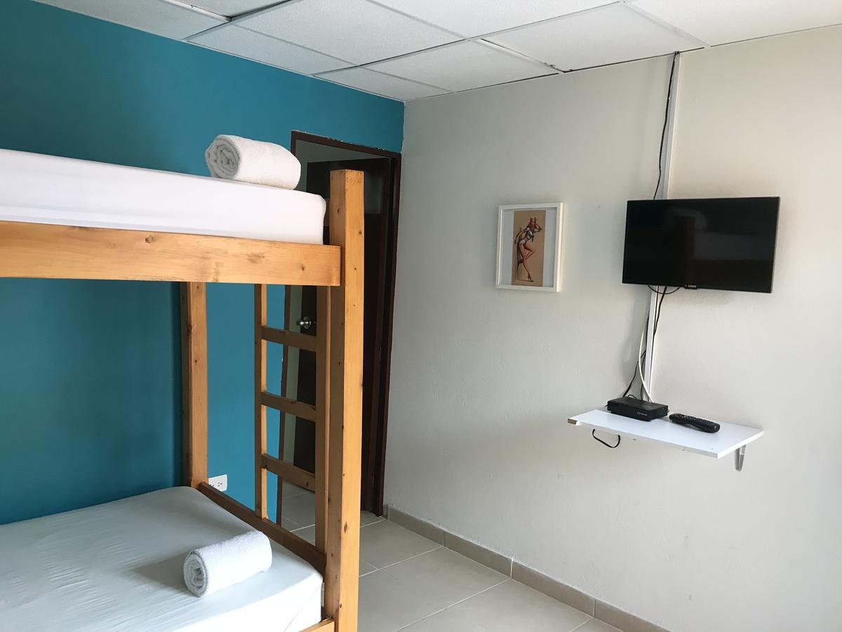 Hostal El Hangar Rionegro Exterior photo
