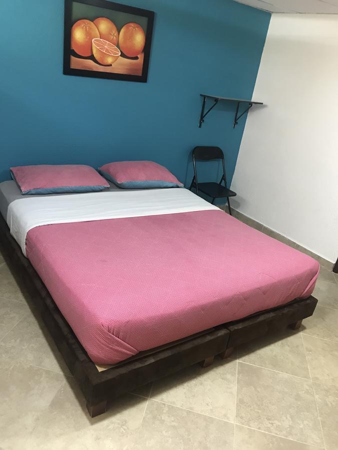 Hostal El Hangar Rionegro Exterior photo