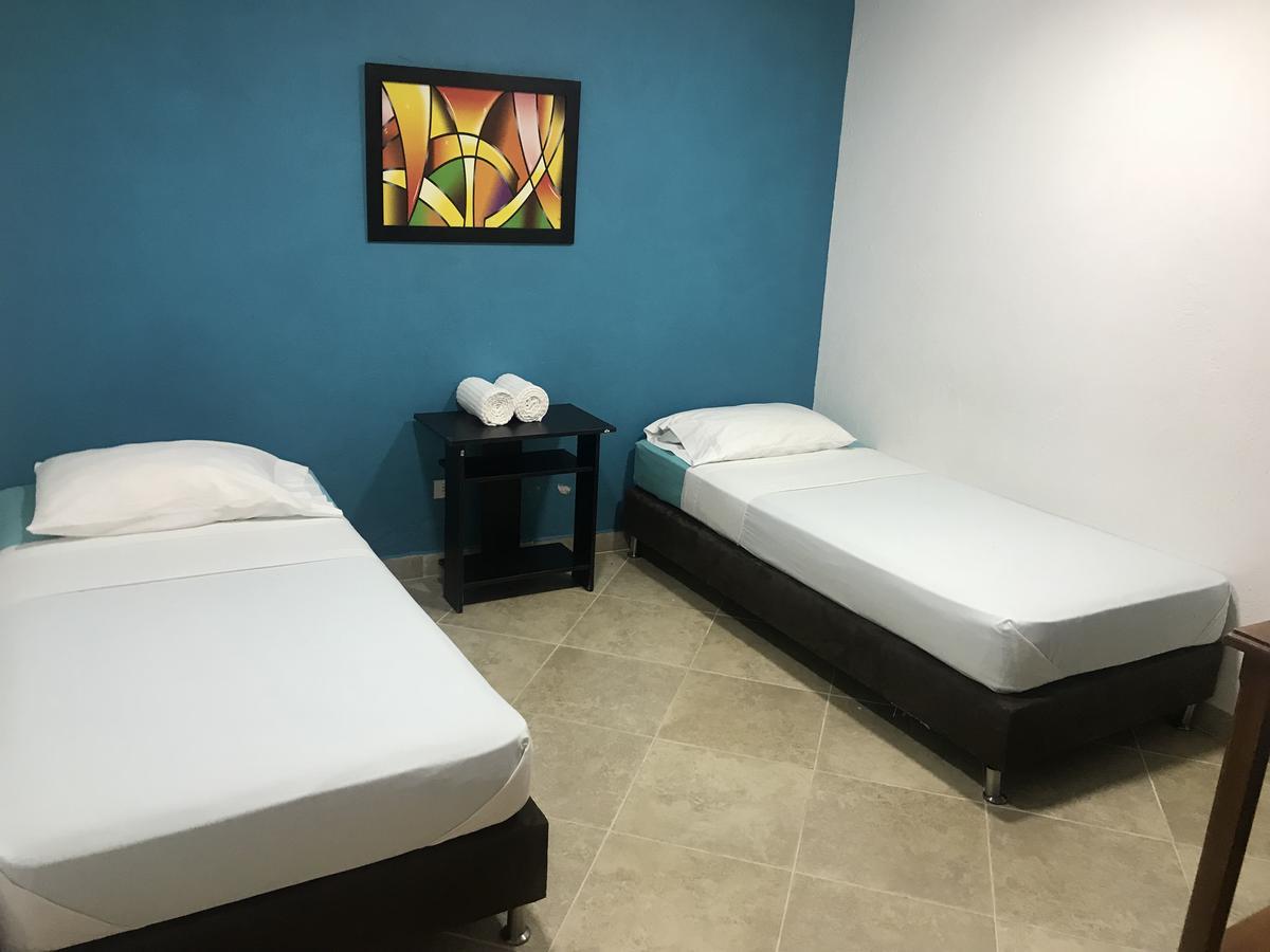 Hostal El Hangar Rionegro Exterior photo